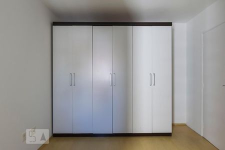 Quarto 2 - Suíte (Armários) de apartamento para alugar com 2 quartos, 70m² em Aclimação, São Paulo