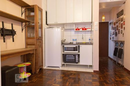 Cozinha de kitnet/studio para alugar com 1 quarto, 25m² em Rio Branco, Porto Alegre