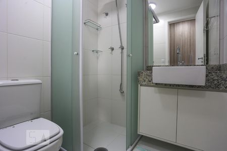 Banheiro de kitnet/studio para alugar com 1 quarto, 30m² em Centro, São Paulo