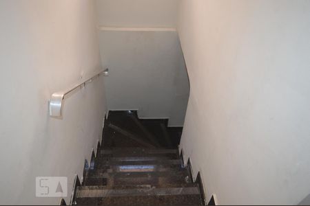 Escada de casa para alugar com 3 quartos, 115m² em Vila Isolina Mazzei, São Paulo