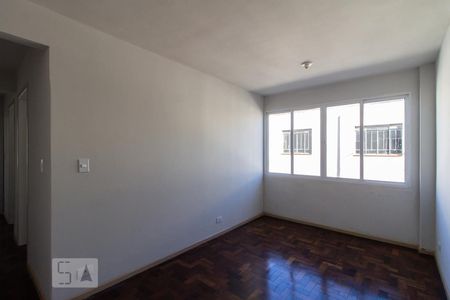 Sala de apartamento para alugar com 3 quartos, 67m² em Centro Cívico, Curitiba