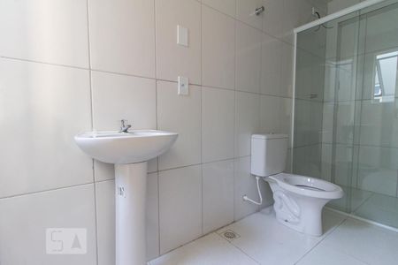 Banheiro de apartamento para alugar com 3 quartos, 67m² em Centro Cívico, Curitiba