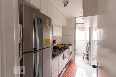 Cozinha de apartamento à venda com 2 quartos, 50m² em Chácara Inglesa, São Paulo