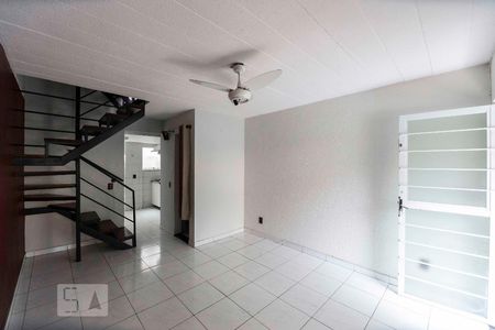 Sala de casa de condomínio à venda com 2 quartos, 85m² em Vargem Grande, Rio de Janeiro