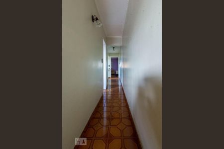 Corredor de casa à venda com 3 quartos, 180m² em Jardim Cotinha, São Paulo