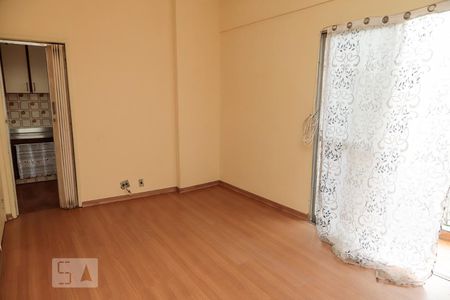 Apartamento à venda com 72m², 2 quartos e 1 vagaSala