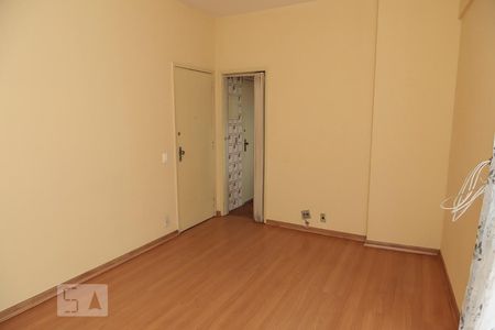 Apartamento à venda com 72m², 2 quartos e 1 vagaSala