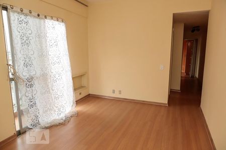 Apartamento à venda com 72m², 2 quartos e 1 vagaSala