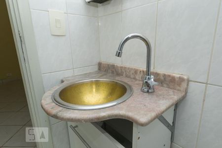 Detalhe do banheiro de apartamento para alugar com 2 quartos, 51m² em Vila Guarani (z Sul), São Paulo