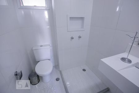 Banheiro Social de apartamento à venda com 3 quartos, 65m² em Água Branca, São Paulo