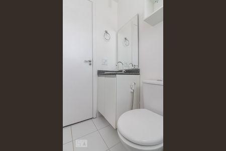 Banheiro de apartamento à venda com 2 quartos, 58m² em Cidade São Francisco, São Paulo