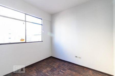 Quarto 1 de apartamento para alugar com 2 quartos, 50m² em Rebouças, Curitiba