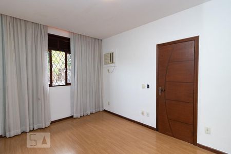 Quarto 1 de casa para alugar com 3 quartos, 240m² em Abolição, Rio de Janeiro