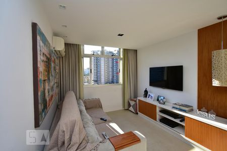 Sala  de apartamento à venda com 3 quartos, 90m² em Icaraí, Niterói