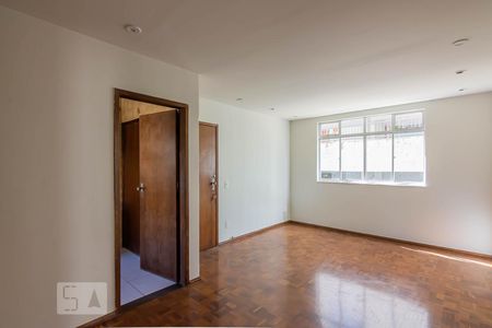 Sala  de apartamento para alugar com 2 quartos, 95m² em Santo Antônio, Belo Horizonte