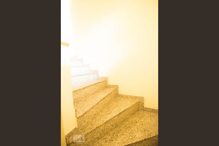 Escada de casa à venda com 3 quartos, 175m² em Vila Eldízia, Santo André