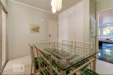 Sala de apartamento à venda com 3 quartos, 147m² em Vila Itapura, Campinas