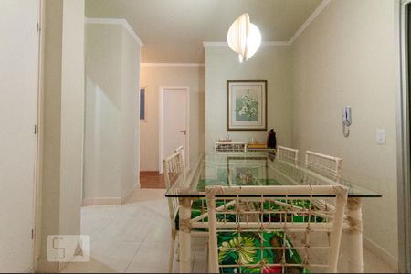 Sala de apartamento à venda com 3 quartos, 147m² em Vila Itapura, Campinas