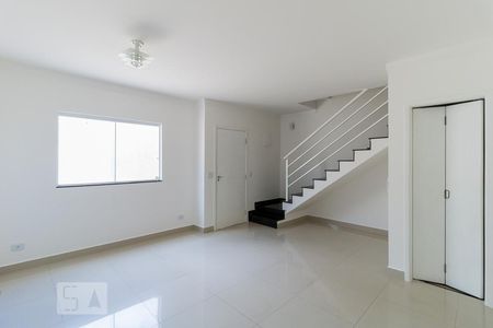 Casa para alugar com 75m², 2 quartos e 1 vagaSala