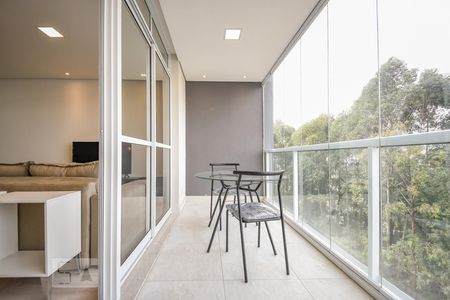 Varanda de kitnet/studio para alugar com 1 quarto, 36m² em Real Parque, São Paulo