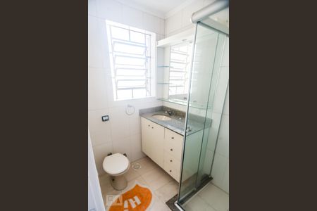 Banheiro de apartamento para alugar com 2 quartos, 65m² em Petrópolis, Porto Alegre