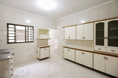 Cozinha  de casa para alugar com 2 quartos, 150m² em Vila Bertioga, São Paulo