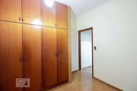 Quarto 1 de casa para alugar com 2 quartos, 150m² em Vila Bertioga, São Paulo