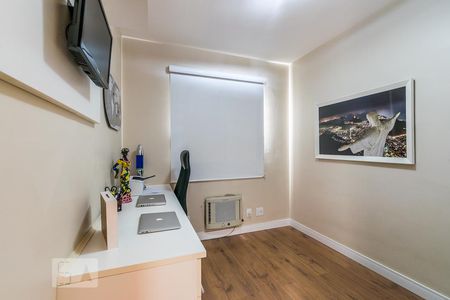 Quarto 1 de apartamento para alugar com 2 quartos, 51m² em Irajá, Rio de Janeiro