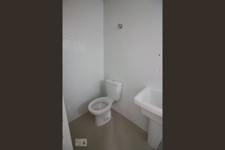 Banheiro de kitnet/studio para alugar com 1 quarto, 33m² em Bairro Alto, Curitiba