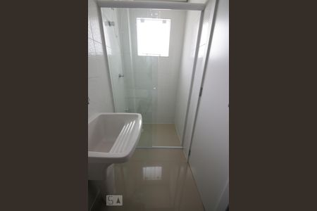 Banheiro de kitnet/studio para alugar com 1 quarto, 33m² em Bairro Alto, Curitiba