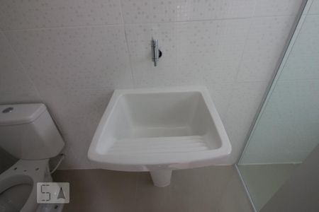 Banheiro de kitnet/studio para alugar com 1 quarto, 33m² em Bairro Alto, Curitiba