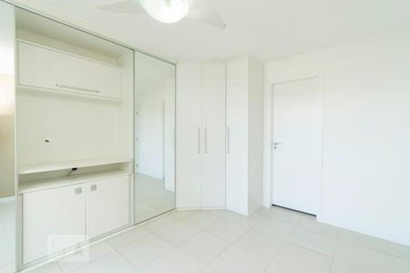 Suíte de apartamento à venda com 2 quartos, 74m² em Santa Rosa, Niterói