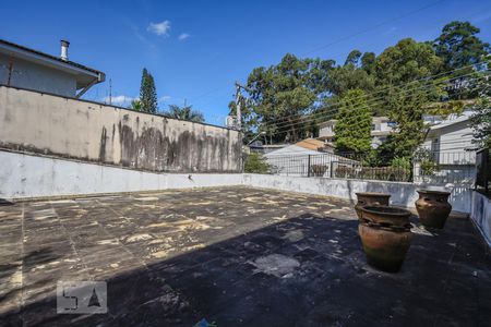 Casa para alugar com 700m², 4 quartos e 3 vagas Casa para alugar com 700m², 4 quartos e 3 vagasSacada da garagem