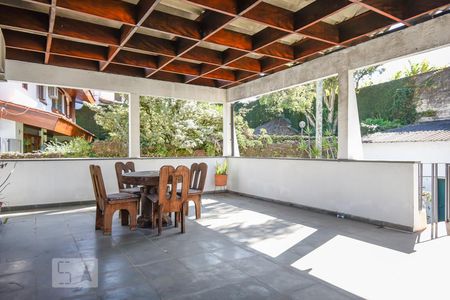 Casa para alugar com 700m², 4 quartos e 3 vagas Casa para alugar com 700m², 4 quartos e 3 vagasSalão do 2 piso