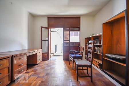 Casa para alugar com 700m², 4 quartos e 3 vagas Casa para alugar com 700m², 4 quartos e 3 vagasQuarto 4