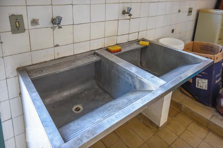 Casa para alugar com 700m², 4 quartos e 3 vagas Casa para alugar com 700m², 4 quartos e 3 vagasÁrea de serviço (edícula)