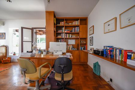 Casa para alugar com 700m², 4 quartos e 3 vagas Casa para alugar com 700m², 4 quartos e 3 vagasQuarto 3