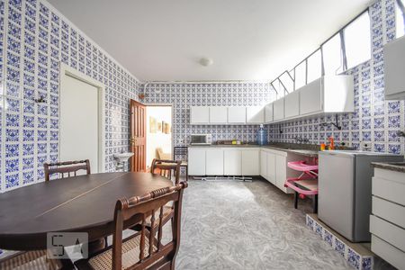 Casa para alugar com 700m², 4 quartos e 3 vagas Casa para alugar com 700m², 4 quartos e 3 vagasCozinha