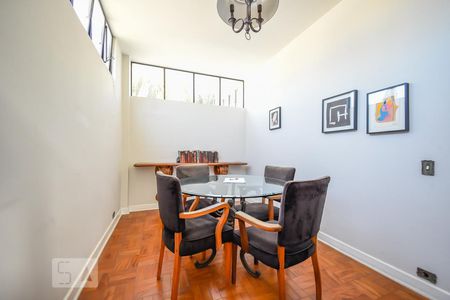 Casa para alugar com 700m², 4 quartos e 3 vagas Casa para alugar com 700m², 4 quartos e 3 vagasSuite 2