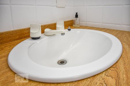 Casa para alugar com 700m², 4 quartos e 3 vagas Casa para alugar com 700m², 4 quartos e 3 vagasBanheiro da Suite 2