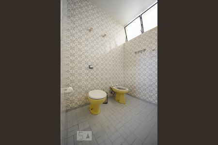 Casa para alugar com 700m², 4 quartos e 3 vagas Casa para alugar com 700m², 4 quartos e 3 vagasBanheiro