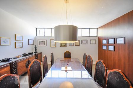 Casa para alugar com 700m², 4 quartos e 3 vagas Casa para alugar com 700m², 4 quartos e 3 vagasSuíte 1