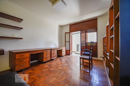 Casa para alugar com 700m², 4 quartos e 3 vagas Casa para alugar com 700m², 4 quartos e 3 vagasQuarto 4