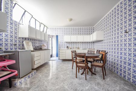 Casa para alugar com 700m², 4 quartos e 3 vagas Casa para alugar com 700m², 4 quartos e 3 vagasCozinha