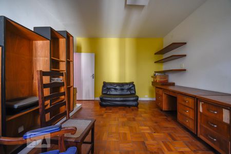 Casa para alugar com 700m², 4 quartos e 3 vagas Casa para alugar com 700m², 4 quartos e 3 vagasQuarto 4