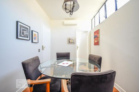 Casa para alugar com 700m², 4 quartos e 3 vagas Casa para alugar com 700m², 4 quartos e 3 vagasSuite 2