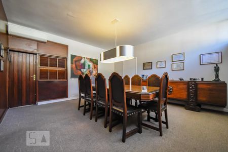 Casa para alugar com 700m², 4 quartos e 3 vagas Casa para alugar com 700m², 4 quartos e 3 vagasSuíte 1