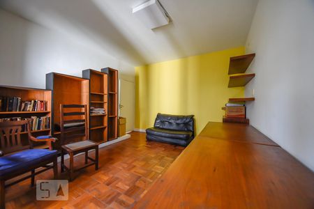 Casa para alugar com 700m², 4 quartos e 3 vagas Casa para alugar com 700m², 4 quartos e 3 vagasQuarto 4