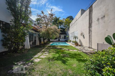 Casa para alugar com 700m², 4 quartos e 3 vagas Casa para alugar com 700m², 4 quartos e 3 vagasJardim