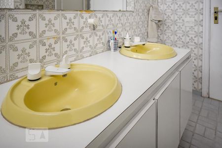 Casa para alugar com 700m², 4 quartos e 3 vagas Casa para alugar com 700m², 4 quartos e 3 vagasBanheiro